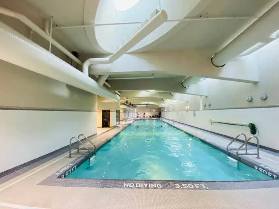 Water View Condo In Downtown Vancouver Exterior photo